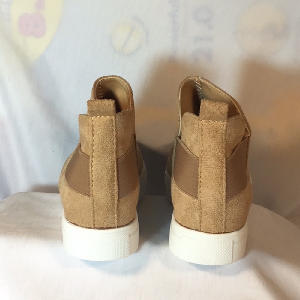 Lovely’s Collection Booties - Picture 4 of 5